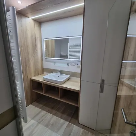 Nerudovka D 104, Finska Sauna, Garazove Stani Apartament *