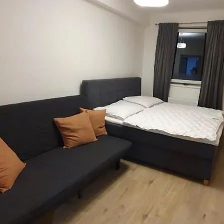 Daire Nerudovka D 104, Finska Sauna, Garazove Stani *