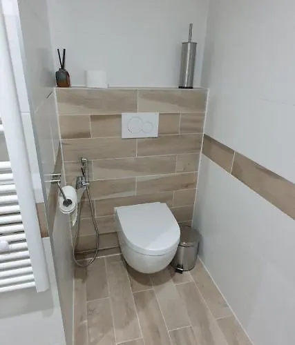 Nerudovka D 104, Finská Sauna, Garážové Stání *