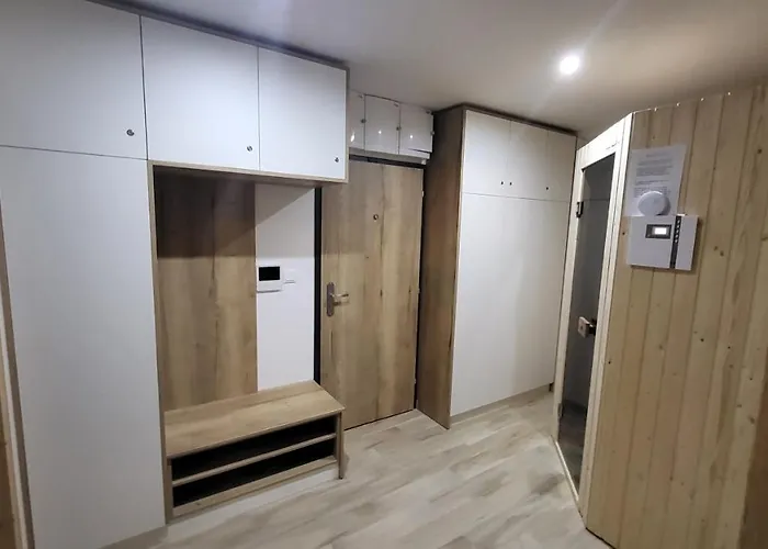 Nerudovka D 104, Finska Sauna, Garazove Stani Apartament